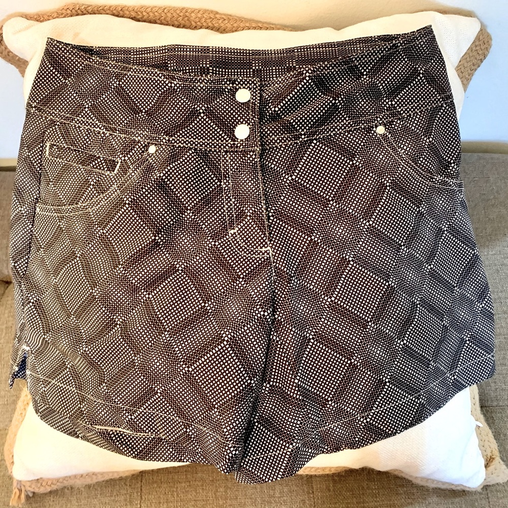 Women’s Golf shorts. Great mobility for play.